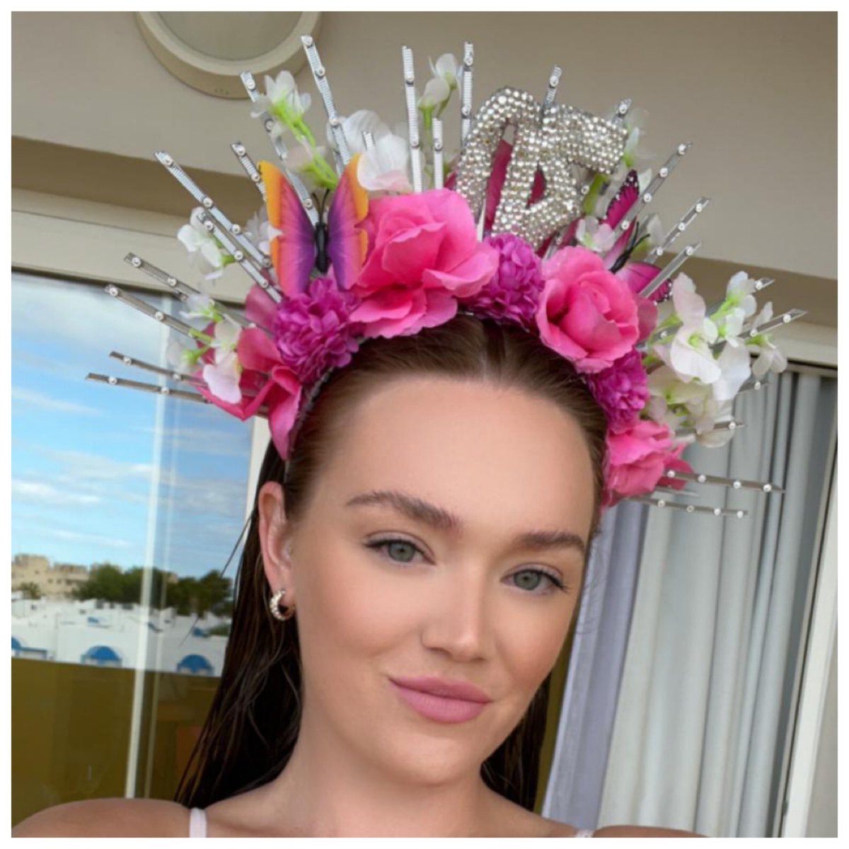 WheresYrHeadAt's tweet photo. A 30th birthday in Ibiza
#WheresYourHeadAt 
#Headdress #Birthday #Ibiza #FestivalWear #BirthdayParty #Rhinestones #Bling #Flowers #Floral #Butterflies https://t.co/HmSiZ7Fk3z