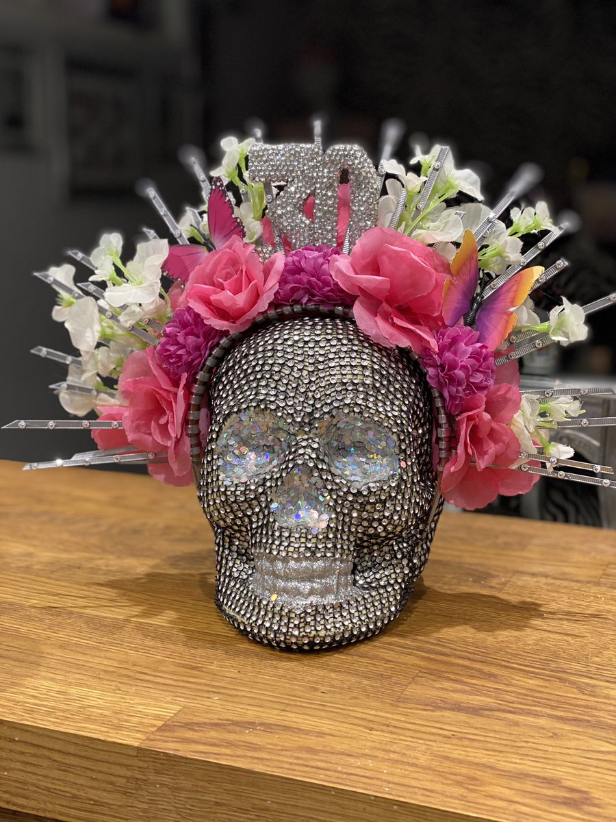 WheresYrHeadAt's tweet photo. A 30th birthday in Ibiza
#WheresYourHeadAt 
#Headdress #Birthday #Ibiza #FestivalWear #BirthdayParty #Rhinestones #Bling #Flowers #Floral #Butterflies https://t.co/HmSiZ7Fk3z