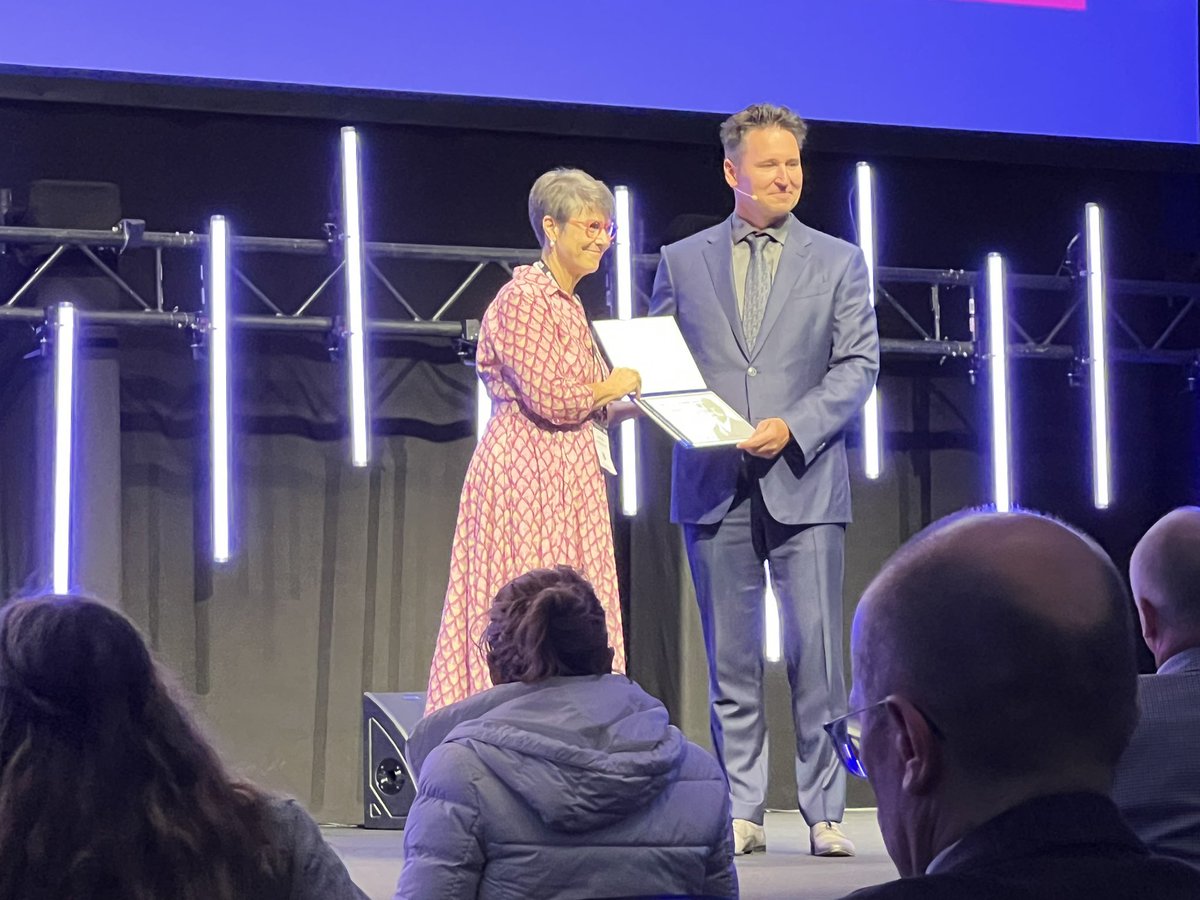 NielsEjskjaer's tweet photo. Riveting Camillo Golgi Lecture by Prof Dr #StefanHerzig @HelmholtzMunich - unleashing heavy data over +20 yrs, hypothesis-generating as hec, status today, paving the road..▶️Check videoclip. Thx Stefan🇩🇰🇧🇪
Missed it? Must see! Go virtual
#EASD2023 #StenoNord @AalborgUH @Reg_Nord https://t.co/tly8ERh2Gg