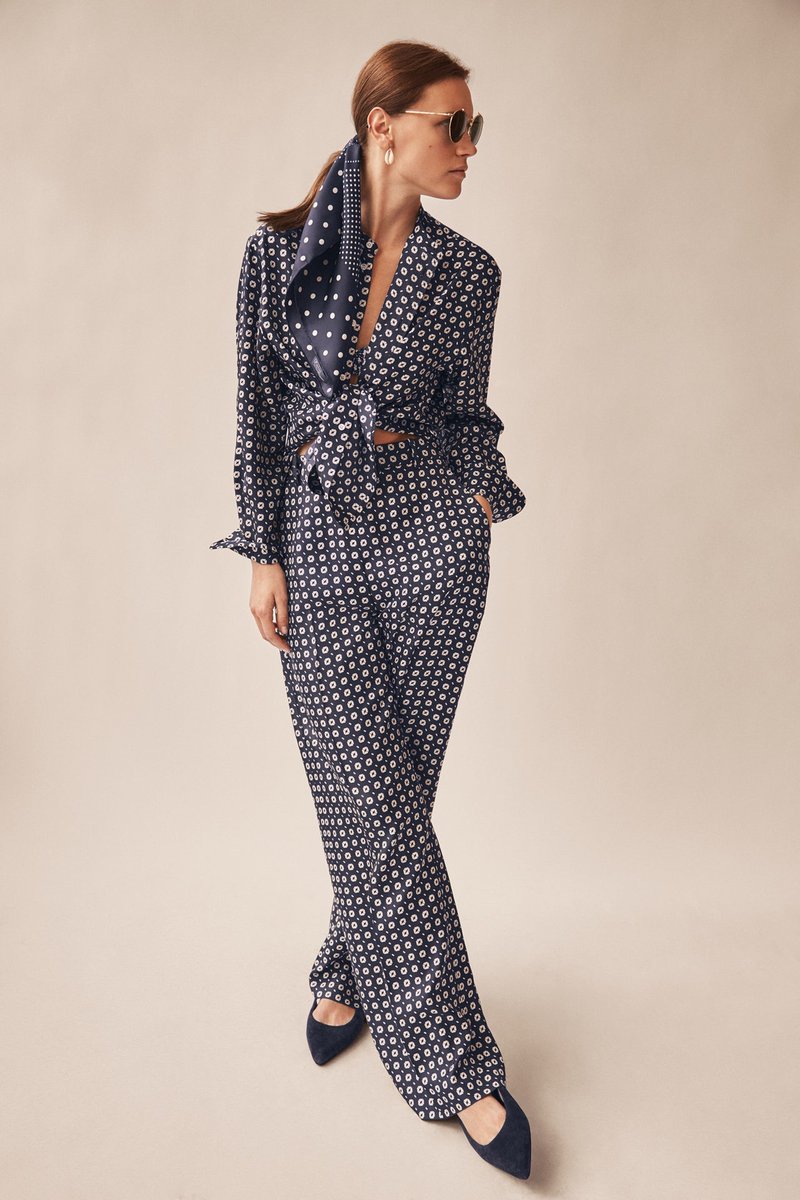 kendam_com's tweet image. Polo Ralph Lauren Spring Summer 2024 collection lookbook kendam.com/news/lookbooks…

#PoloRL #SS24 #Lookbook #Outfits #FashionWeek #Kendam