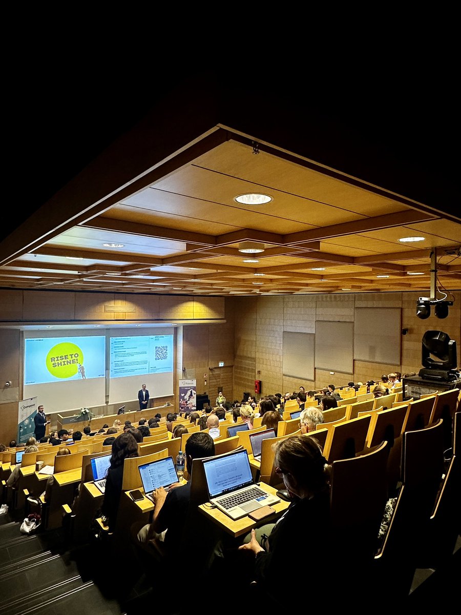 HAAGAHELIAamk's tweet photo. Wise words about interesting subjects from the President of @SitraFund Atte Jääskeläinen (@attesakari) 🤩
#CompassConference #ResearchAndInnovation #Europeanuniversities #Ulysseus @Ulysseus_eu #HaagaHelia https://t.co/47oVd3rd0U