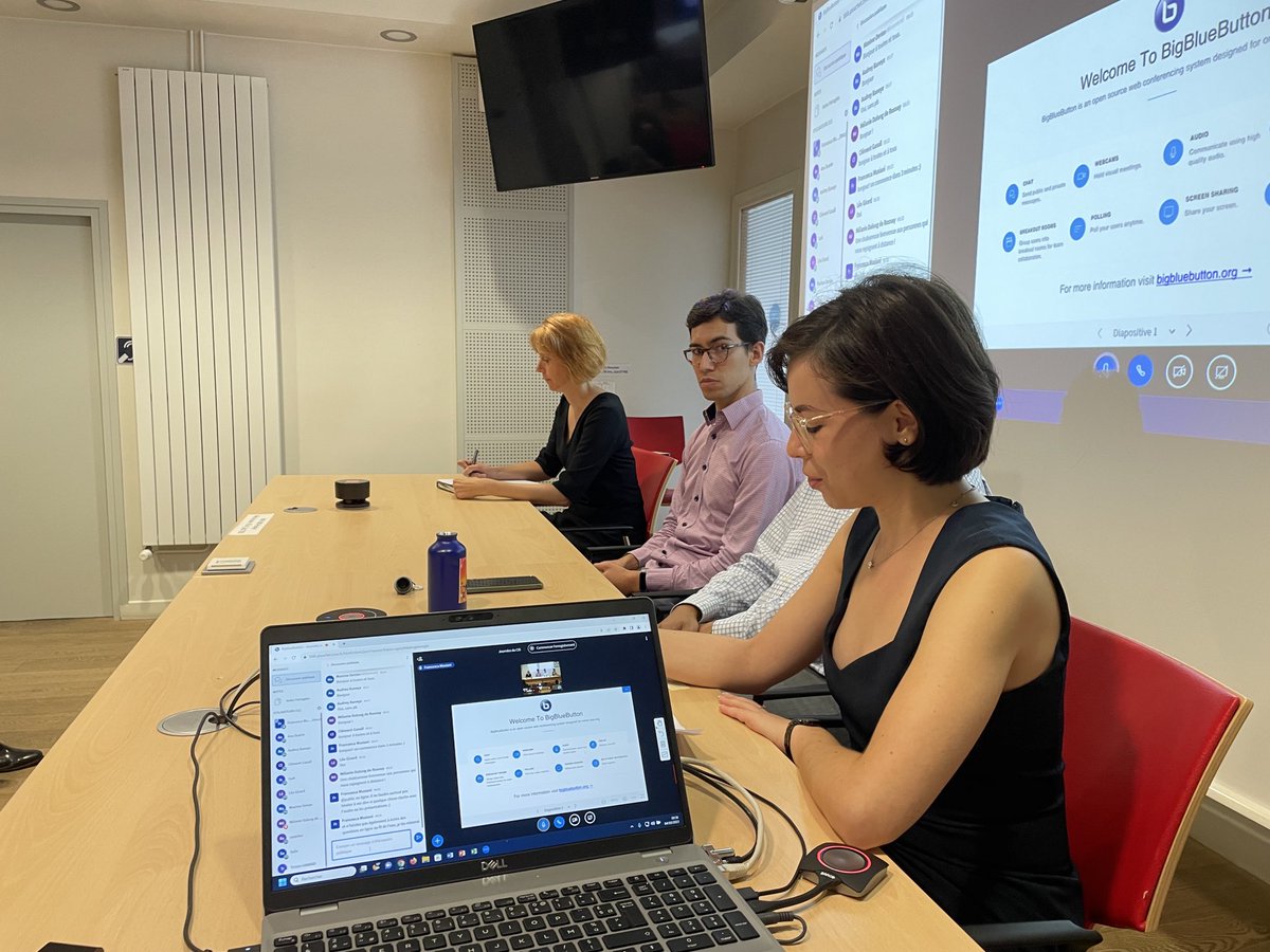 Francesca Musiani (@franmusiani) on Twitter photo C’est parti pour les Journées du #CIS2023! :) panel « Fairness, IA et art » organisé par le groupe de travail IA, Art et Créativité du <a href="/cis_cnrs/">Centre Internet et Société, Research Center @CNRS</a> et les projets FairMUSE et CulturIA! C’est parti pour les Journées du #CIS2023! :) panel « Fairness, IA et art » organisé par le groupe de travail IA, Art et Créativité du <a href="/cis_cnrs/">Centre Internet et Société, Research Center @CNRS</a> et les projets FairMUSE et CulturIA!