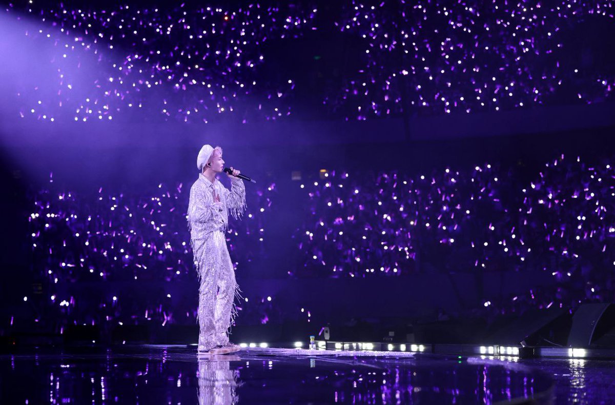 باز ییشینگ کنسرت داره و باز من اونجا نیستم
LAY
#LAYxDNAMusicFest
#LAY <a href="/weareoneEXO/">EXO</a>
<a href="/B_hundred_Hyun/">Baekhyun_EXO</a> <a href="/layzhang/">Lay Zhang</a>