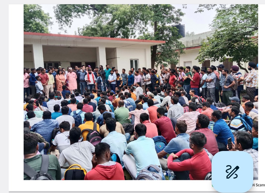 sonuKum14986110's tweet photo. Railway CCAA r an inherent part of Indian Railway .They have given their blood n sweat in the development of Railway.But after training their situation becoming pathetic due to unemployment. So we request to Hon'ble @AshwiniVaishnaw ji kindly absorb them under CCAA109 BATCH ASAP https://t.co/t7poRonrKL