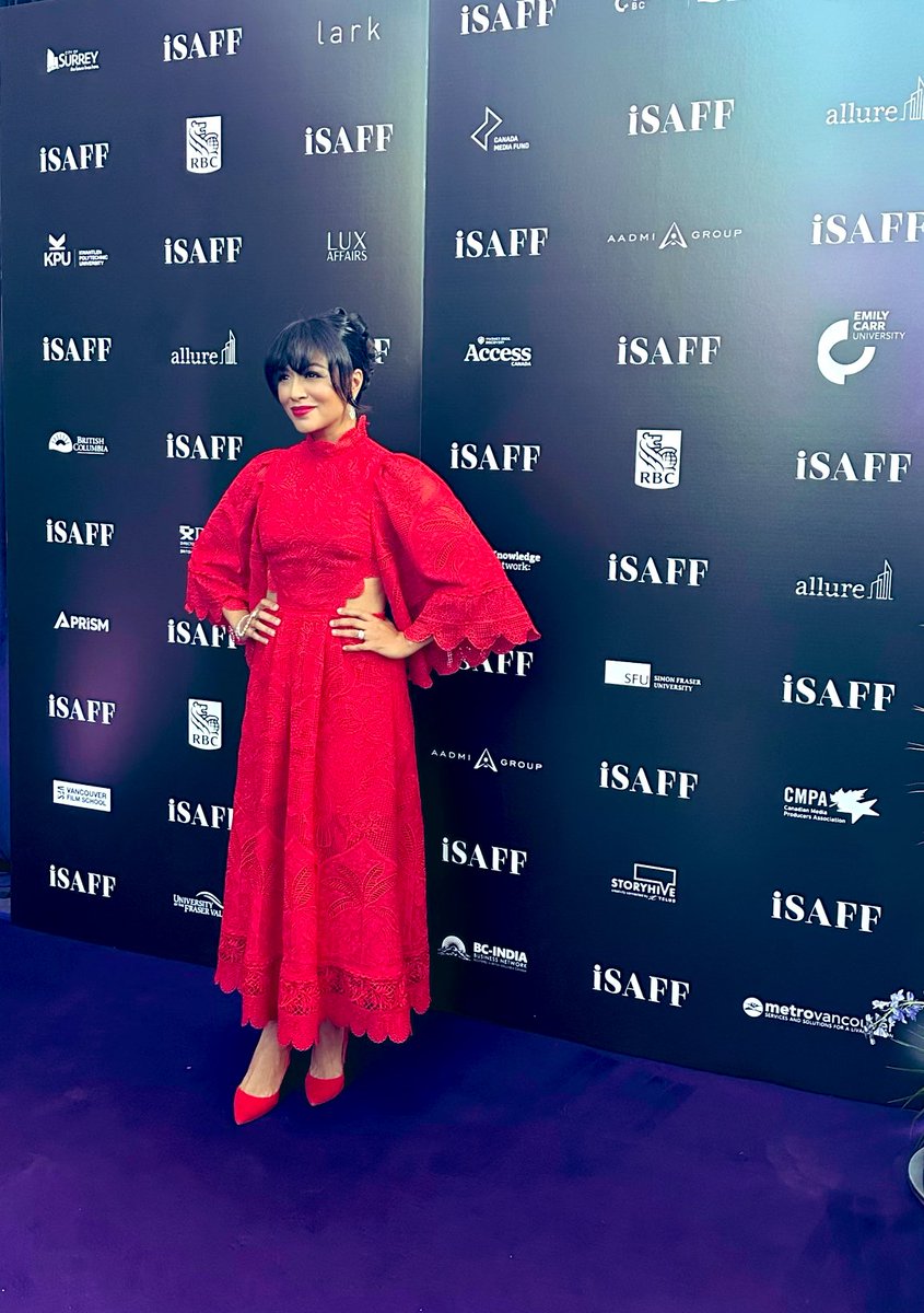 KarenDavid's tweet photo. It was fun to dress up at #ISAFF in Vancouver this past weekend. Surrounded by inspiring filmmakers! ❤️🙌🏾 https://t.co/DHX3ef7Jzw