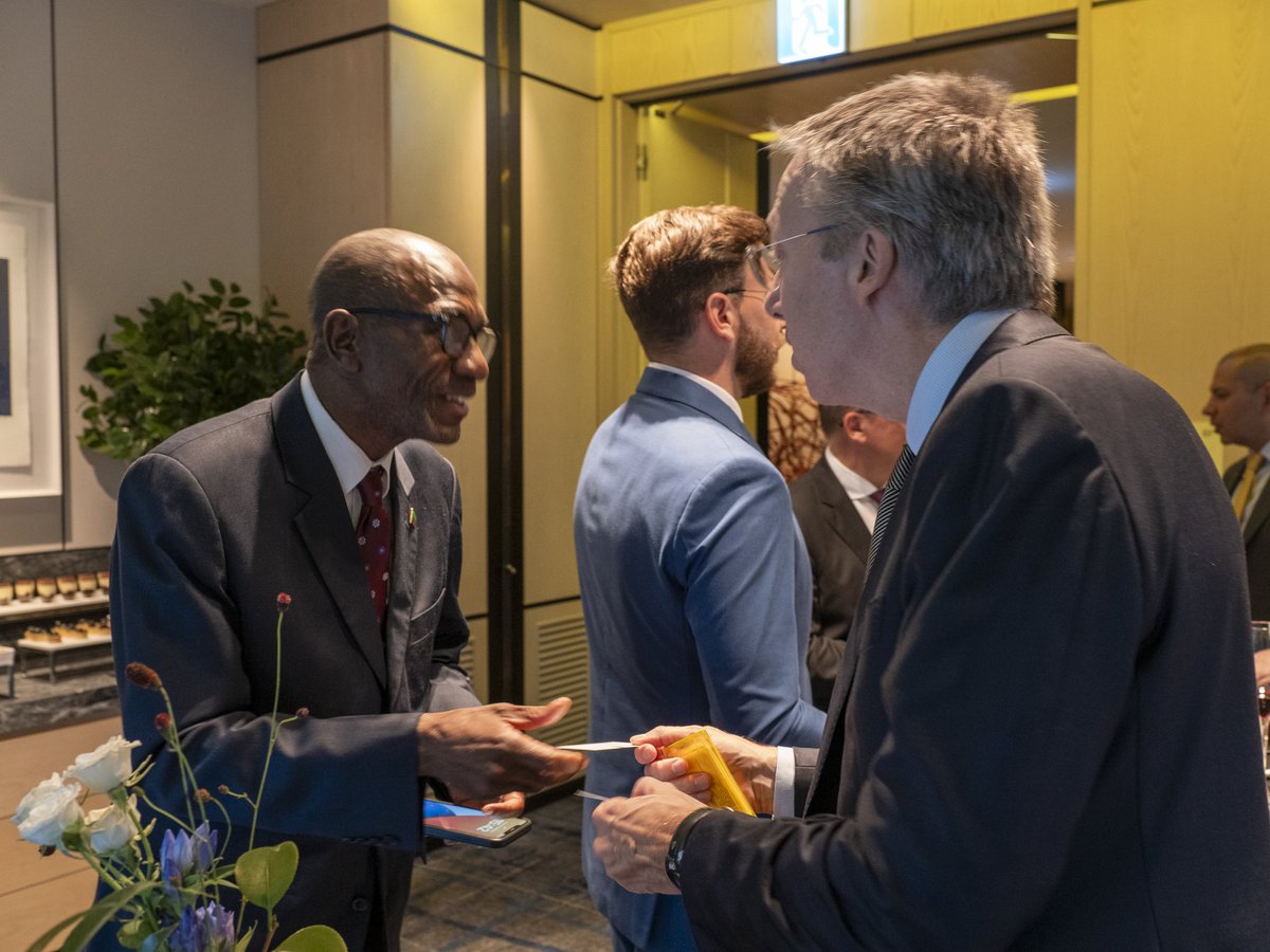 DipcorpsKorea's tweet photo. @DipcorpsKorea held traditional welcomimg reception for our dear friends, newly appointed ambassadors to 🇰🇷, on September 26th at Fourseasons Hotel in Seoul. 
The new ambassadors of 🇨🇿🇨🇴🇹🇯🇳🇮🇩🇪🇳🇱🇮🇷🇨🇦🇿🇲 attended. Good luck and many joyful moments along your Korean journey! 🫰 https://t.co/oi8uyQoKkP