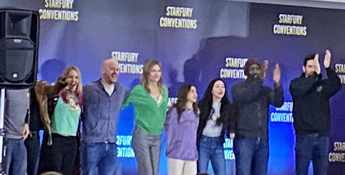 all4deckerstar's tweet photo. And another appreciation post for my favorite cast & writers!#TomEllis #LaurenGerman #LesleyAnnBrant #DBWoodside #RachelHarris #AimeeGarcia #KevinAlejandro #TriciaHelfer #InbarLavi #TomWelling #ScarlettEstevez #JoeHenderson #IldyModrovich #ChrisRafferty
#FandomSolidarityDay ✊🫶 https://t.co/ApvqfULfMd