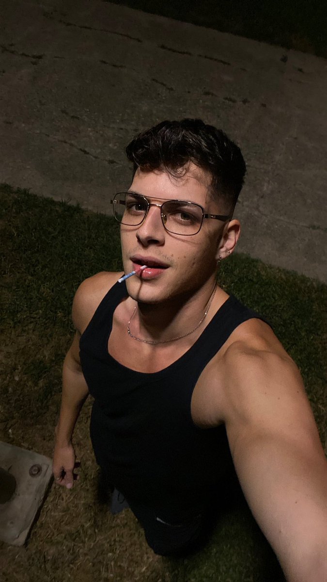 rianmarvelous's tweet photo. Chupa Chups 👅 https://t.co/hghWKKMvfD