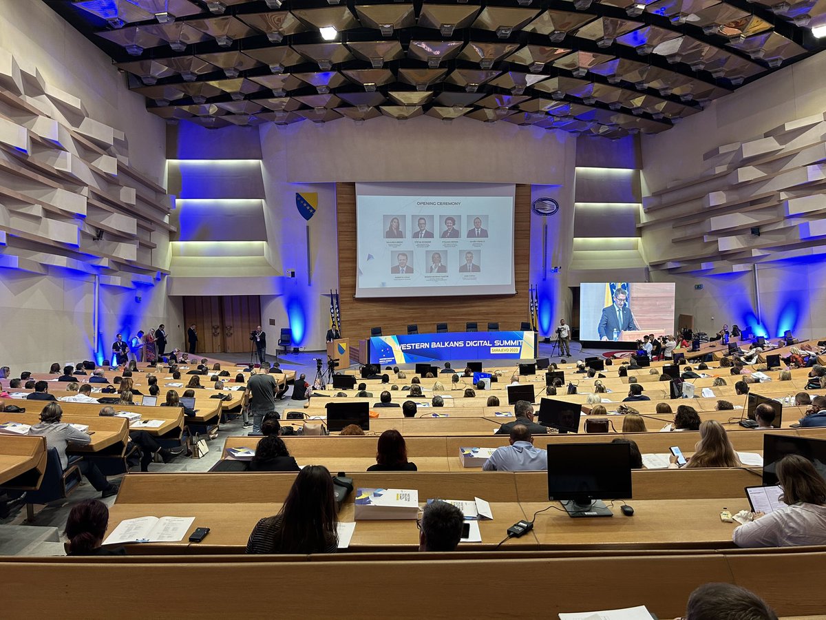 #StateSecretary Stefan Schnorr @bmdv @ the opening ceremony of the #WesternBalkans #DigitalSummit #2023 @ the #Parliamentary #Assembly of #BosniaandHerzegovina 
<a href="/fdp/">FDP</a> <a href="/naled_en/">NALED in English</a> will be on stage tomorrow <a href="/giz_gmbh/">GIZ</a> #deutschezusammenarbeit