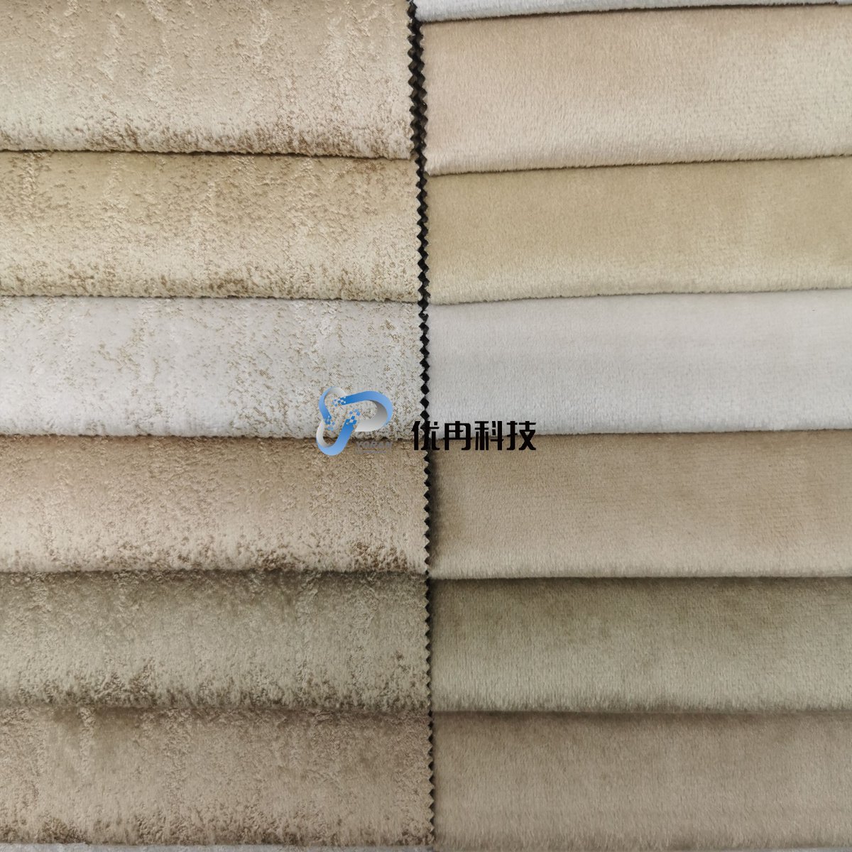 Czjyrsx's tweet image. Check out our #MicrofiberSofaFabric. It's designed to mimic the look and feel of suede while being more durable and affordable. Get the luxury look without the luxury price!#HomeFashion #SofaDecor #sofafabric #fabric #textile #polyester