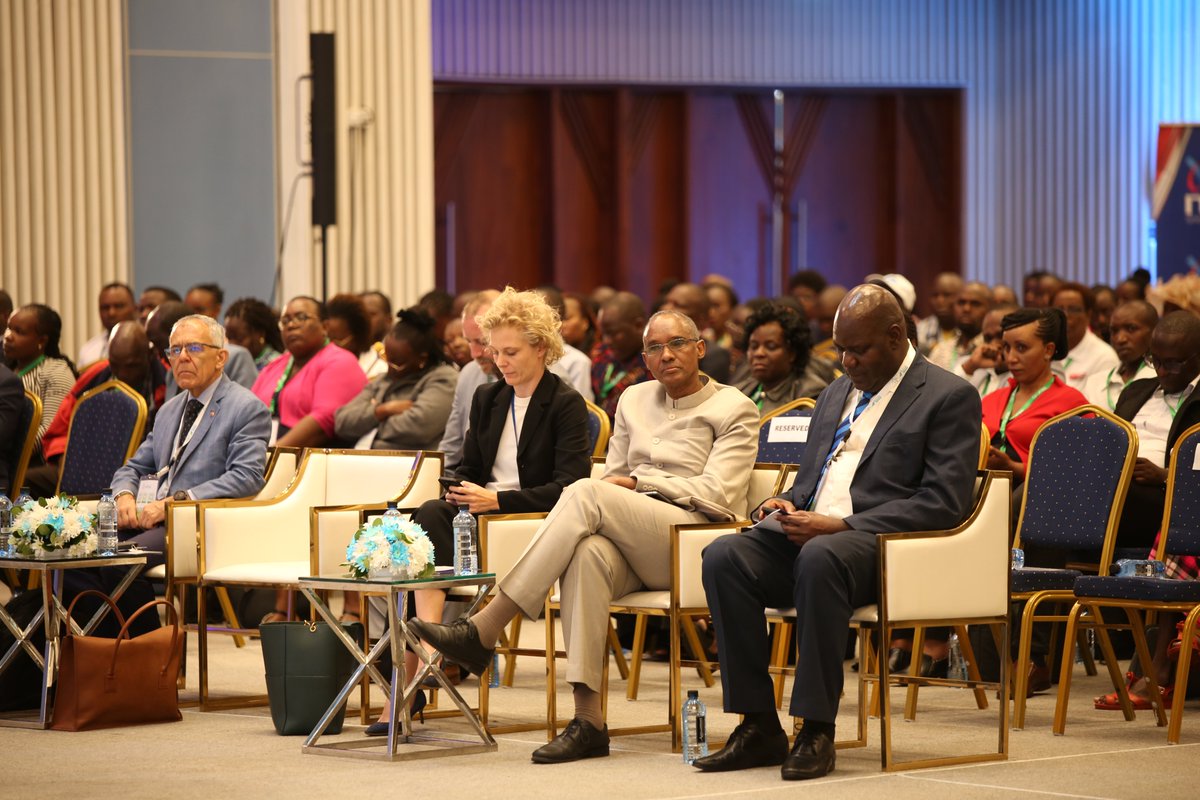 KenyaCIC's tweet photo. #KCICInvestmentSummit|#ClimateFinancing 

Ali Mohamed, an Advisor specializing in climate change and Green Growth from the Office of the President, delivering a keynote speech at the #KCICInvestment 2023 event at the Edge Convention. #ClimateAction #GreenEconomy

Join the conversation!