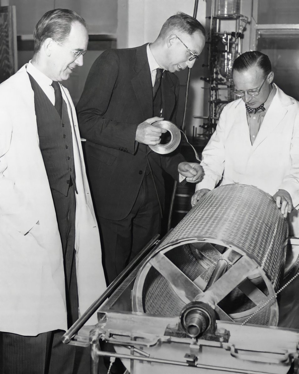 Tijdens de #MaandvandeGeschiedenis besteden we dit jaar aandacht aan wetenschappers en pioniers.

Een voorbeeld is dr. Kolff. Hij vond in Kampen de eerste kunstnier uit. Miljoenen patiënten hebben hun leven te danken aan deze uitvinding.

Lees meer: canonvannederland.nl/nl/overijssel/…