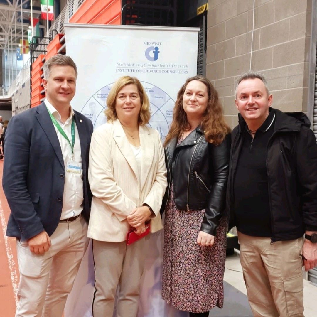 UGStudyAtUL's tweet photo. It was great to have the Institute of Guidance Counsellors Mid West Careers Fair on @UL campus yesterday🎓
Pictured are @liamryanUL and IGC members from @LCETBSchools @CastletroyC and @ArdscoilRisLimk  #MidWestCareersFair #IGC #EducationMatters #FutureLeaders #GuidingSuccess https://t.co/1ciqhxT8YT