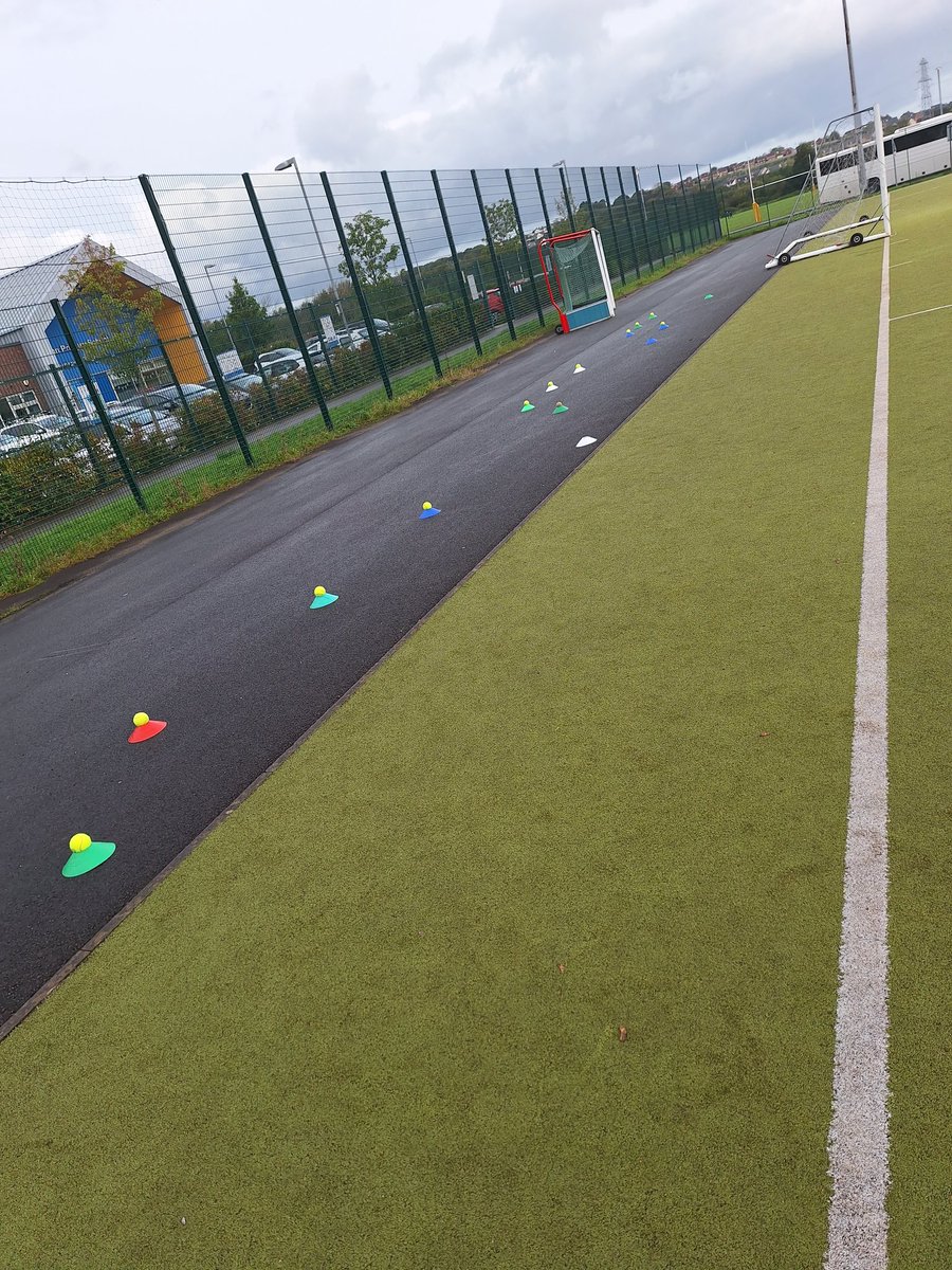 rhodcricedcoach's tweet photo. Bore tywyll da from the Elba for Gowerton primary @Chance2Shine @CricketWales whole school programme for a super striker day of cricket 
#whackit #leavethelightsonplease https://t.co/9ui6XqGg0E