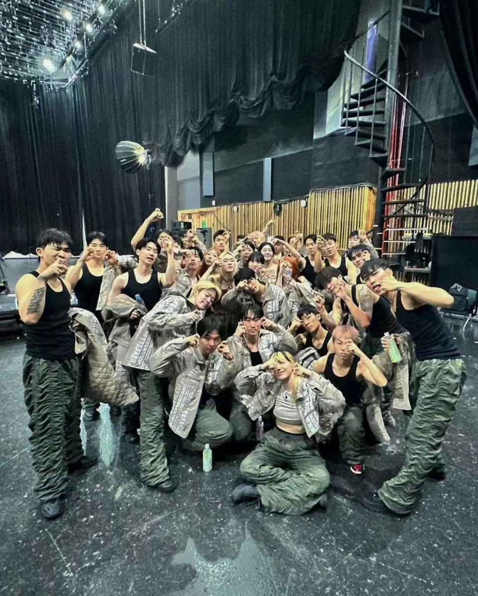 estroboann20's tweet image. New update: Mega crew performance was lit.🔥
#BEBE #megacrew #BADALEE #Dance