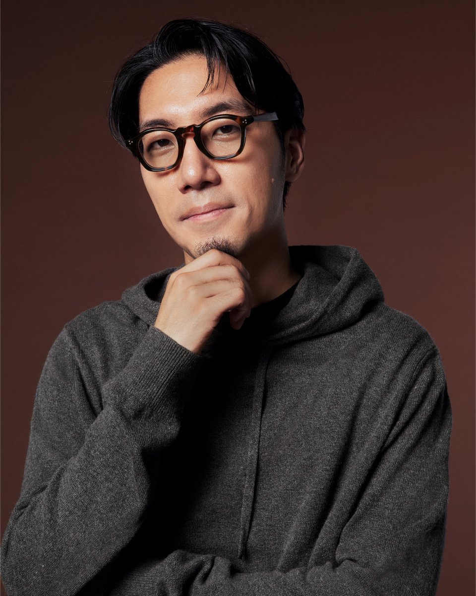 Gap_JP's tweet photo. リラックス感がありながらも上品なカジュアルダウンが叶うカシミヤタッチセーターフーディ―。ブラックのスウェットパンツを合わせればシックなアクティブスタイルの完成。
@tofubeats
#tofubeats #Mastered #COZYESSENTIALS
https://t.co/8FpSNewmpN https://t.co/aNh7Ux372F