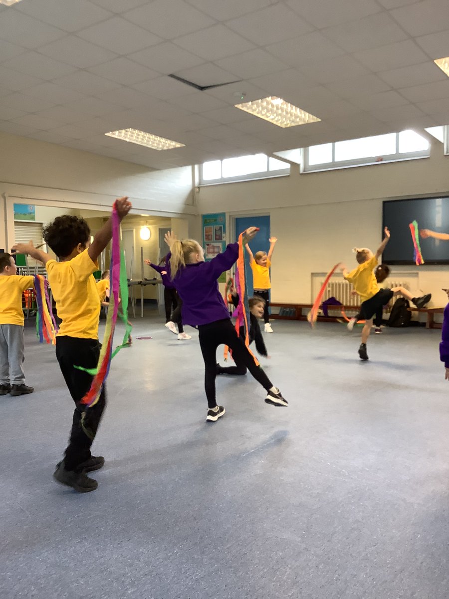 PrimaryElaine's tweet photo. Van Gogh class thoroughly enjoyed their dance session this morning with Cascades. Our dance was inspired by our core text Islandborn. We pretended to be the animals from the story as well as mountains and trees. We had so much fun! https://t.co/dVMQBMk1dW