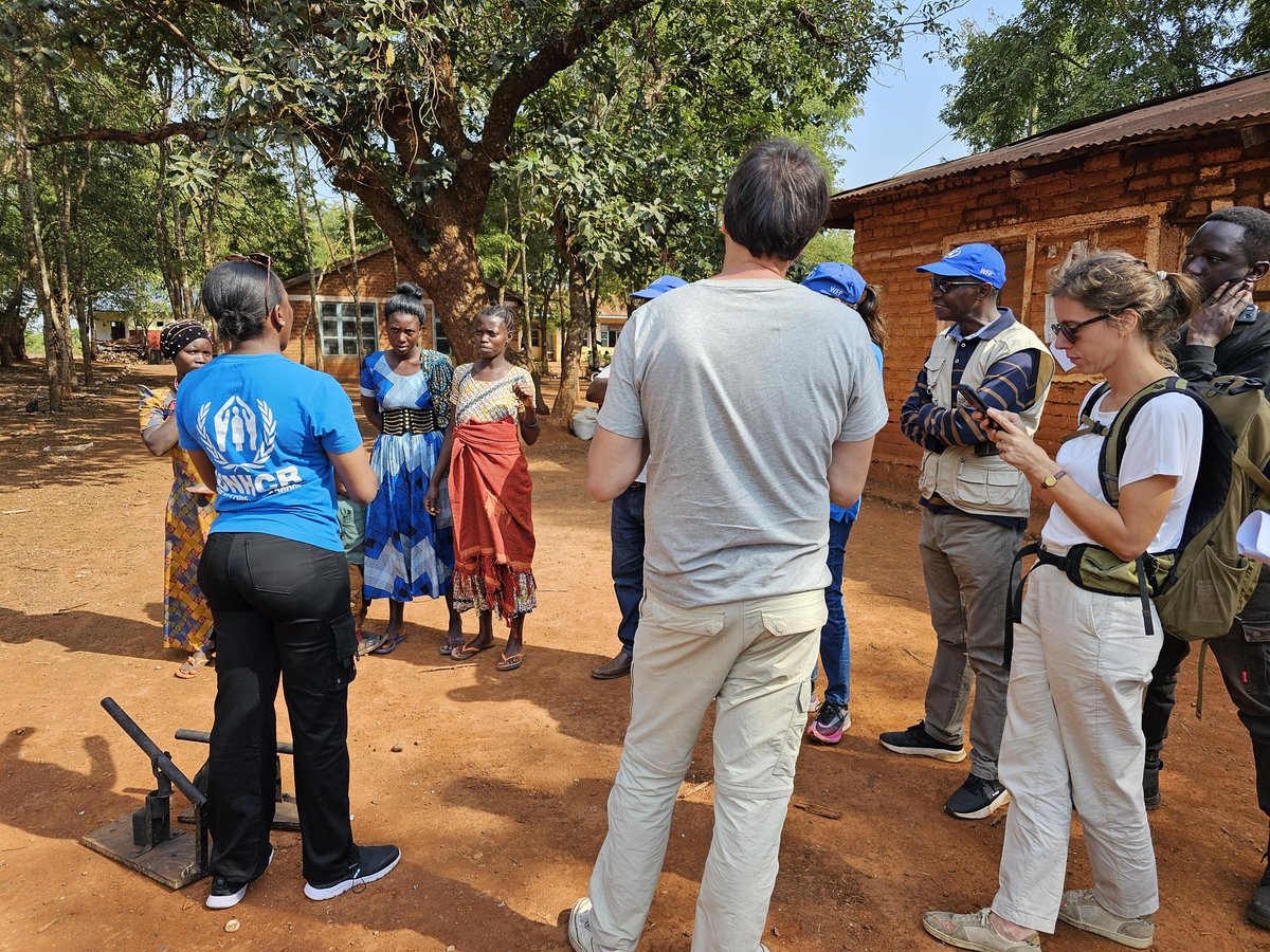 UNHCRTanzania's tweet photo. Delighted to have @BelgiumTanzania team visiting Nyarugusu refugee camp & Kigoma region to witness the implementation progress of the #climateresilienceproject in #refugee hosting districts.
Dank Je to @BelgiumTanzania for standing #WithRefugees & their hosts.
#KJP https://t.co/tWJ4oM03sx