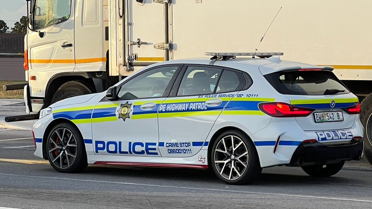 JosiahThobejane's tweet image. Don’t even try out-running these

BMW 128ti &amp;amp; M140i
VW Golf 7.5 GTI
Ford Focus 3.5 ST

What a way to spend my taxes 😍😍