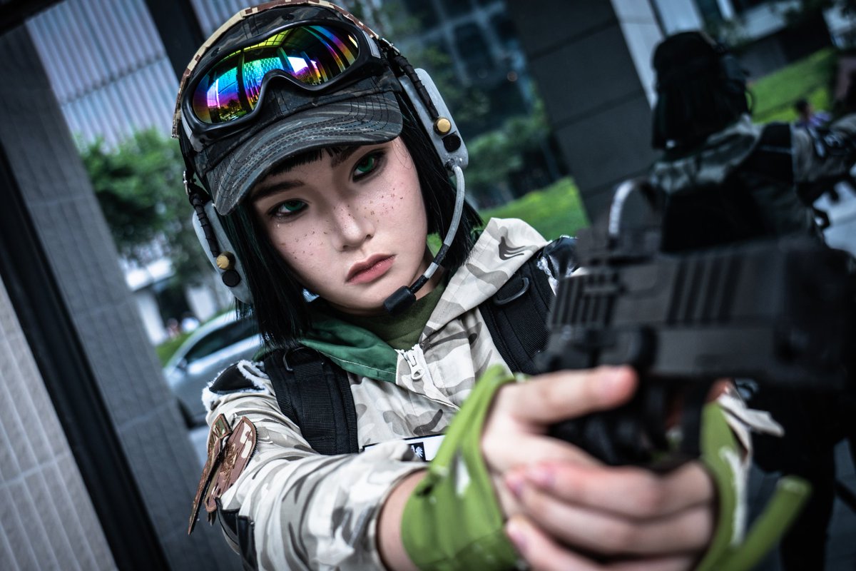 kuhnkuen's tweet photo. #r6cosplay #ubisoft #ubi #ubisoftcosplay #r6community #r6 #rainbowsix #rainbowsixsiegexboxone #r6siege #rainbowsixsiegecosplay #rainbowsixsiege #ela #elacosplay https://t.co/9DuFy55HJr