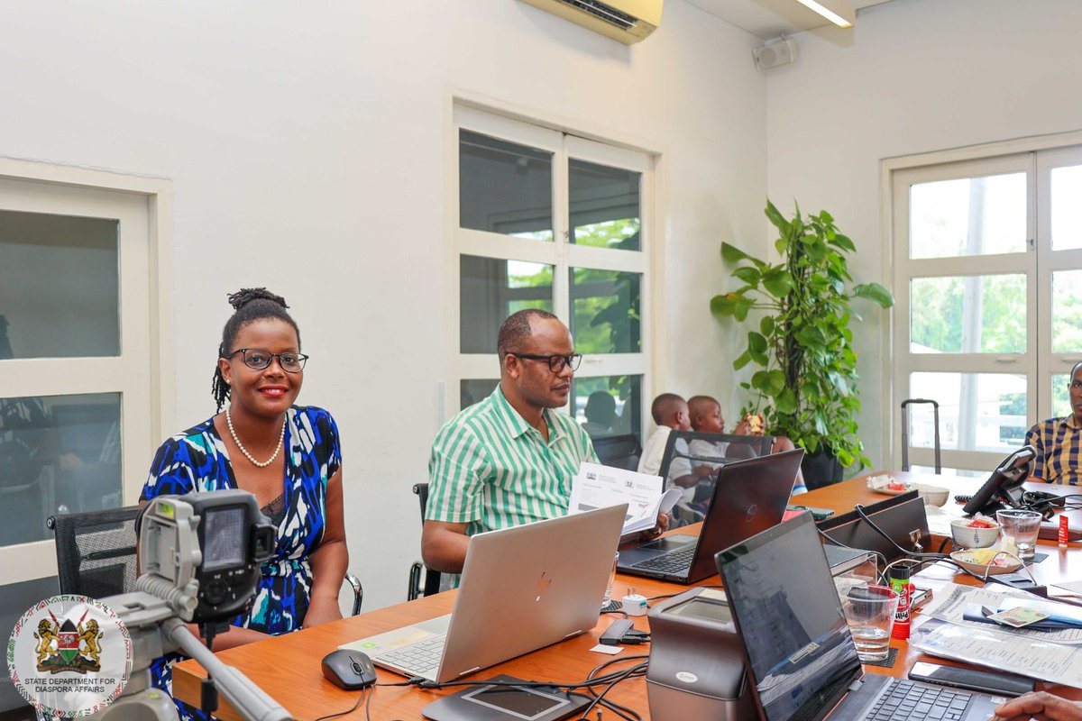 Diaspora_KE's tweet photo. 𝗧𝗛𝗔𝗡𝗞 𝗬𝗢𝗨 𝗞𝗘𝗡𝗬𝗔𝗡𝗦 𝗜𝗡 𝗦𝗜𝗡𝗚𝗔𝗣𝗢𝗥𝗘. 𝗡𝗘𝗫𝗧 𝗜𝗦 𝗜𝗡𝗗𝗢𝗡𝗘𝗦𝗜𝗔🇰🇪|🇸🇬

The State Department for Diaspora Affairs is grateful to Kenyans living in Singapore for receiving services during the Mobile Consular Services (MCS) exercise and interacting with the MCS team. Next stop: Jakarta, Indonesia🇮🇩 #MCSSingapore #MCS2 #MCSAsia #DiasporaFirst