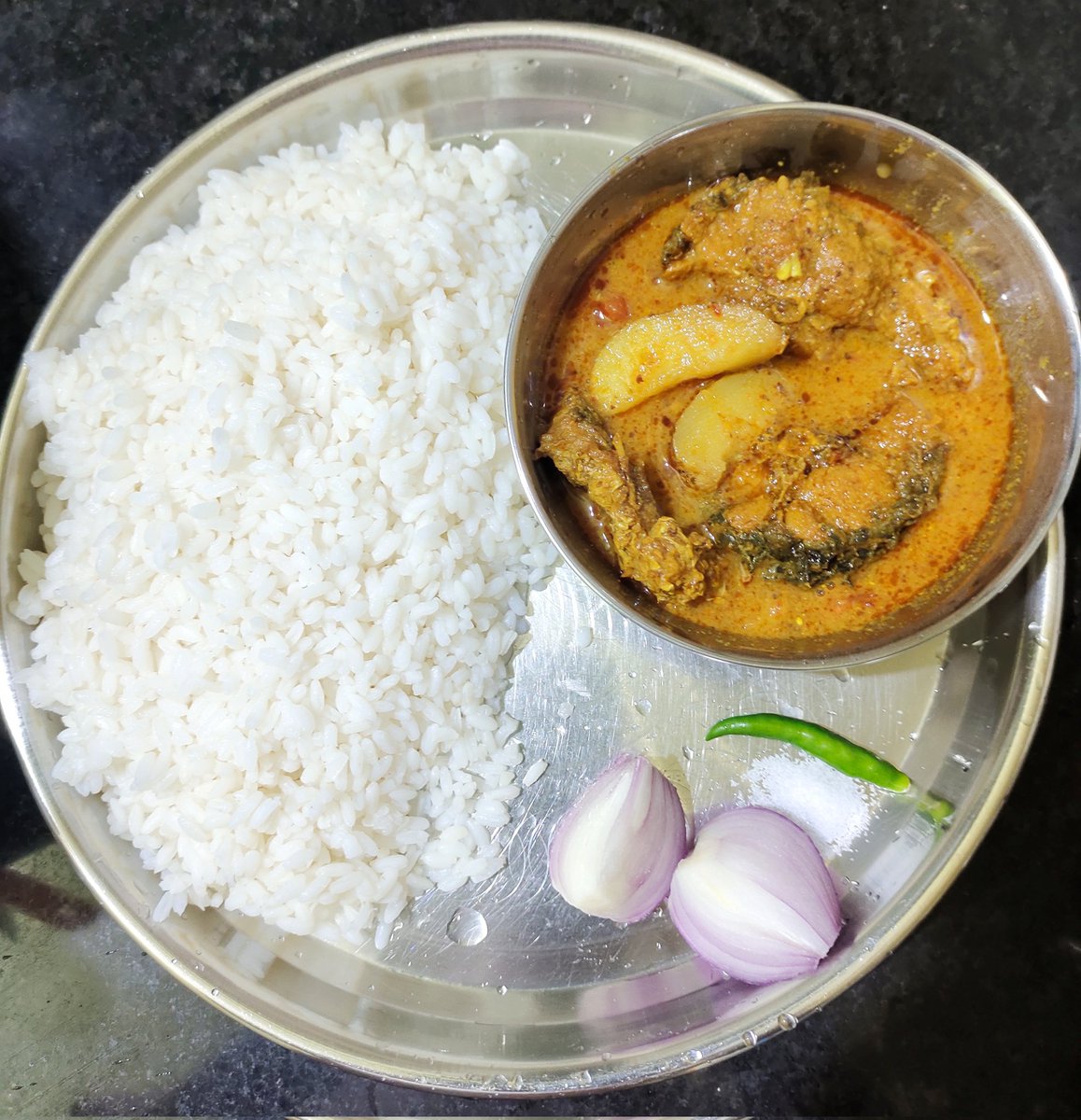 କିଏ ଖାଇବ ଆସରେ 🤤🤤
ମାଛ ବେସର 🐟🤤🤤🤤
💗
#ମାଛ #fish #ମାଛବେସର 
#Lunchtime #foodie #food  #foodphotography #FoodieBeauty  #mykitchen #fishcurry  #goodafternoon #foodbaby #Worlds2023 #foodlovers #FoodForAll