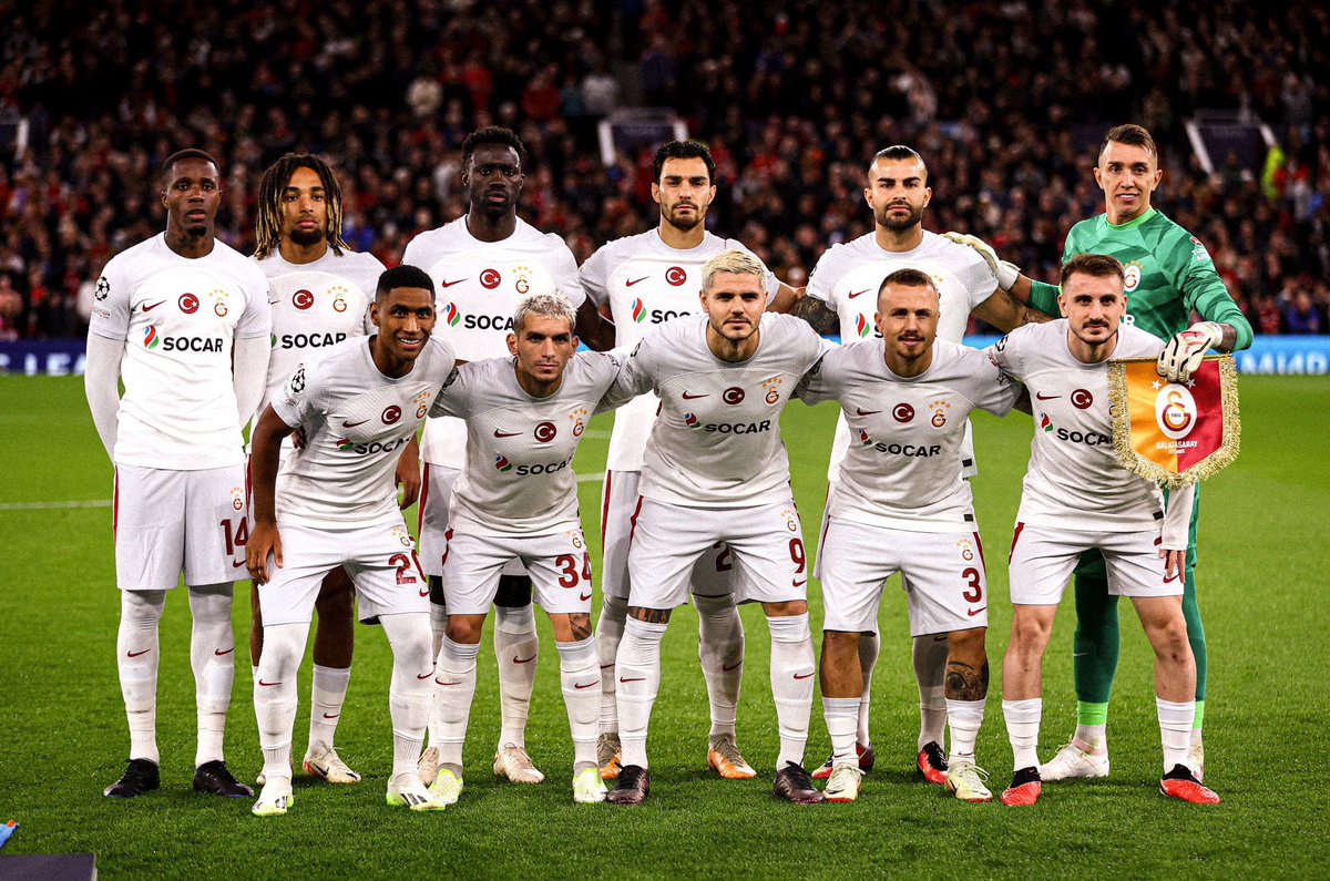 GurselBaran's tweet photo. Fenerbahçe taraftarı olarak UEFA Şampiyonlar Ligi A Grubu ikinci hafta maçında Manchester United’ı Old Trafford'da 3-2 'lik skorla mağlup eden Galatasaray ‘ı yürekten tebrik eder, başarılarının devamını dilerim. 🇹🇷 
@GalatasaraySK https://t.co/ju2o7Ch5m4