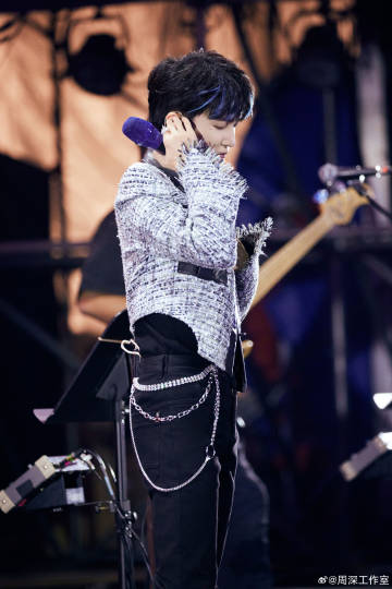 Prize1Prize's tweet photo. Zhou Shen@Kabula_Zhou Shen appeared in #太湖 BayMusic Festival# and sang 9 songs in a row https://t.co/ru9pOB33kt