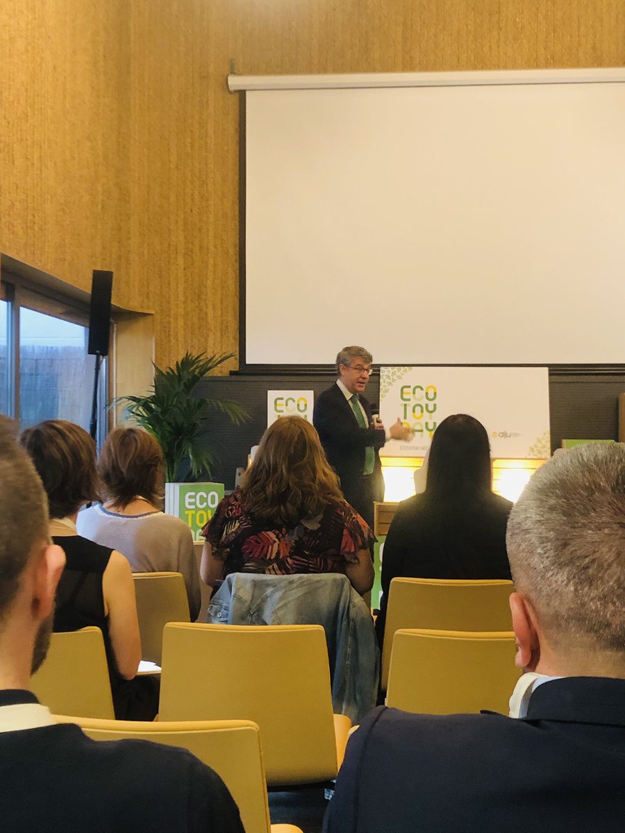 “El sector del juguetes es estructuralmente necesario para nuestro país, ya que es de los poco sectores que en España exporta producto final” 🧸🚂🪁 <a href="/alvaronadalb/">Álvaro Nadal</a>, ex ministro de energía, turismo y agenda digital destaca la importancia del sector en la economía nacional