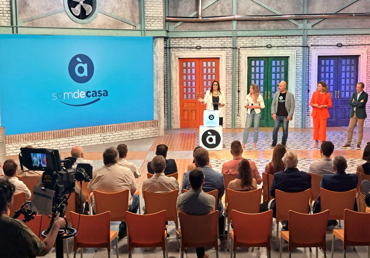 En À Punt, som de casa!  Presentació de la nova campanya d'<a href="/apunt_media/">À Punt</a> i dels nous continguts d'esta temporada #SomDeCasa