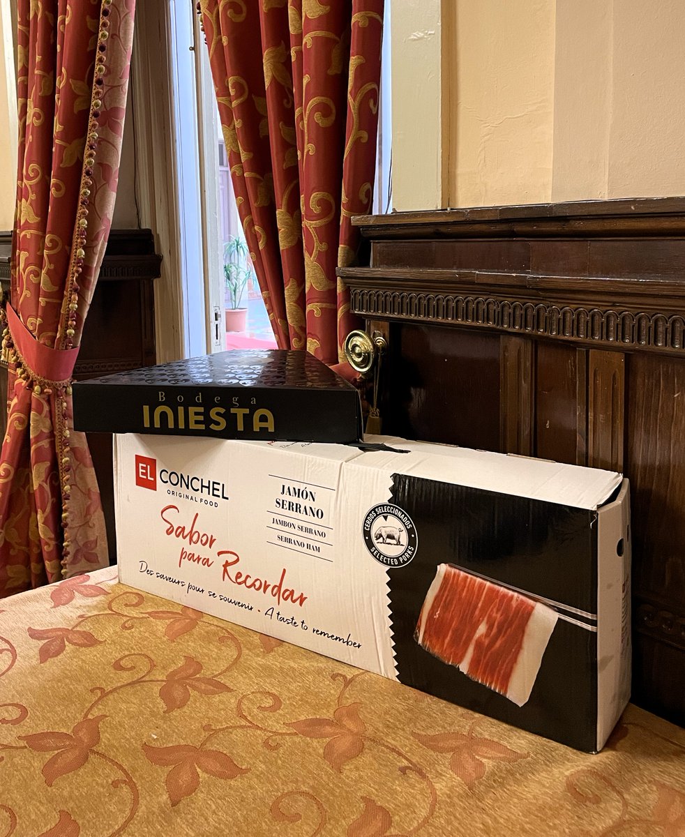 Por supuesto, no queremos olvidar dar las gracias a las empresas, <a href="/SCHARglutenfree/">Schar gluten-free</a>, <a href="/Proceli_Europe/">Proceli singluten</a>. <a href="/Mercadona/">Mercadona</a> y Doña Bolacha por participar en la elaboración de bolsas con muestras destinadas a los asistentes así como <a href="/ElConchel/">ElConchel</a> y <a href="/BodegaIniesta/">Bodega Andrés Iniesta</a> por sus maravillosos productos.
