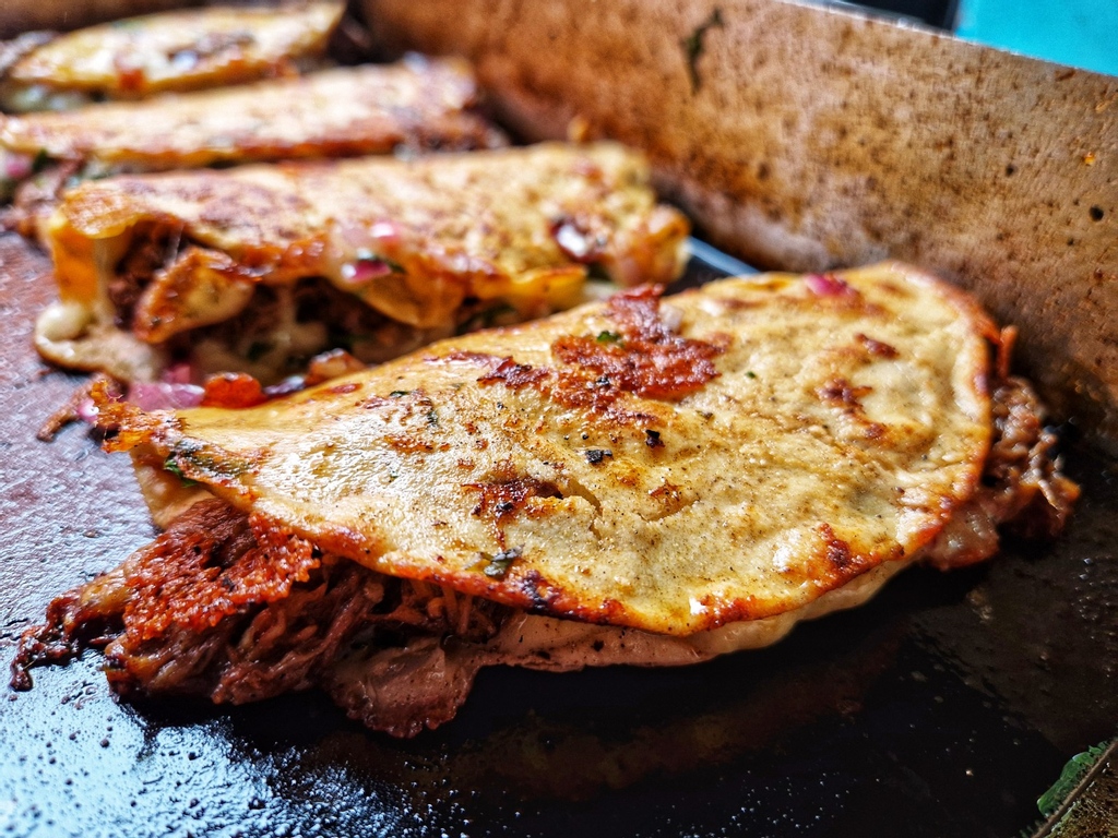 It's National Taco Day! Come celebrate with Gourmet Warriors' birra tacos and a side of that INSANE beef consomme for dipping! 

Not in a taco mood? We have loads more options, come and check us out between 11am and 2pm! 

#Bristol #Bristolfood #NationalTacoDay #Market #Lunch