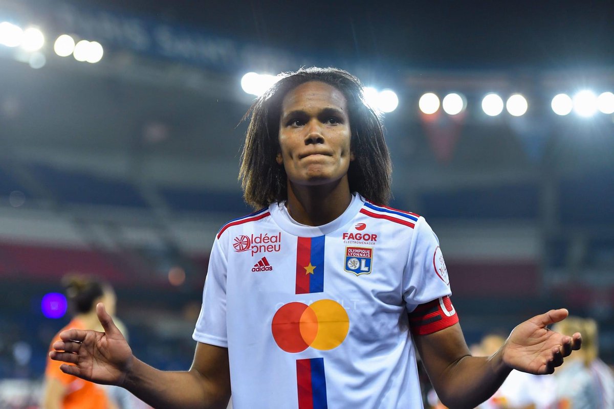 Wendie Renard : « Ça fait 18 ans que je suis là, et c'est la première fois que je vois l'OL aussi bas. Ça me peine un peu, parce que j’ai l’impression que la mentalité qu’il y avait avant a été un peu perdue. »

Source : Téléfoot