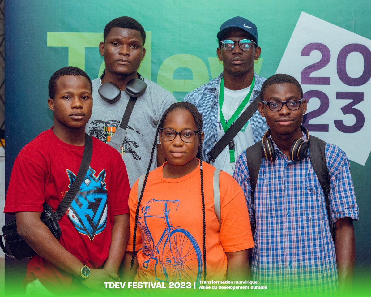 tdevorg's tweet photo. Throwback sur le #TDEVFestival2023 !
Suite aux panels et keynotes, place au moment de relâchement du déjeuner et Job Dating.
Nos participants ont eu à recharger leurs batteries et échanger avec les intervenants présents.
#TDEVFest23 #TDEV #TechEvent #Throwback https://t.co/BnA252xaYN
