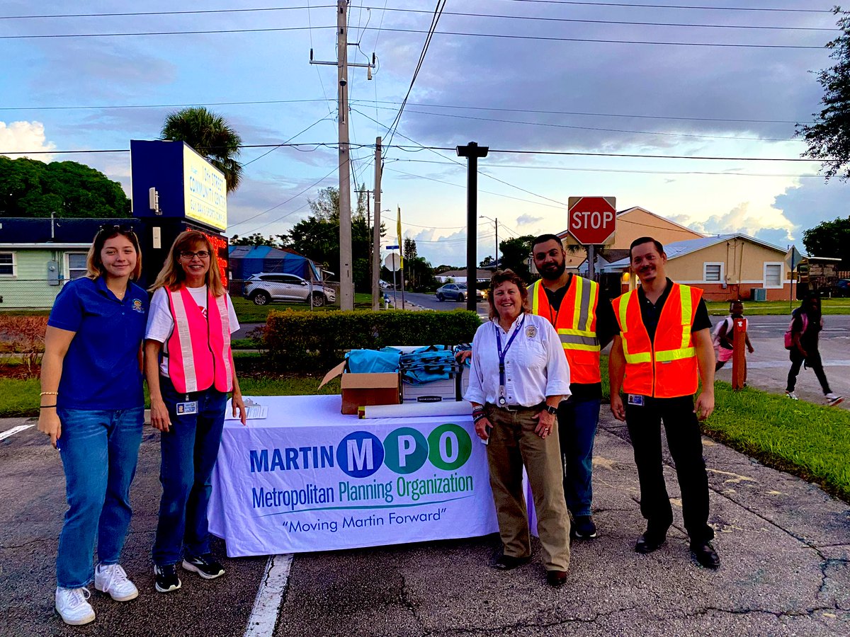juliesessa's tweet photo. It’s National Walk to School Day!  Did you walk to school today ?  JD Parker Elementary participated with the 10th Street Recreation Center for this special day!  Thank you Martin County MPO for “Moving Martin Forward”

#nationalwalktoschoolday
#MartinMPO https://t.co/BUSgHnvAkI