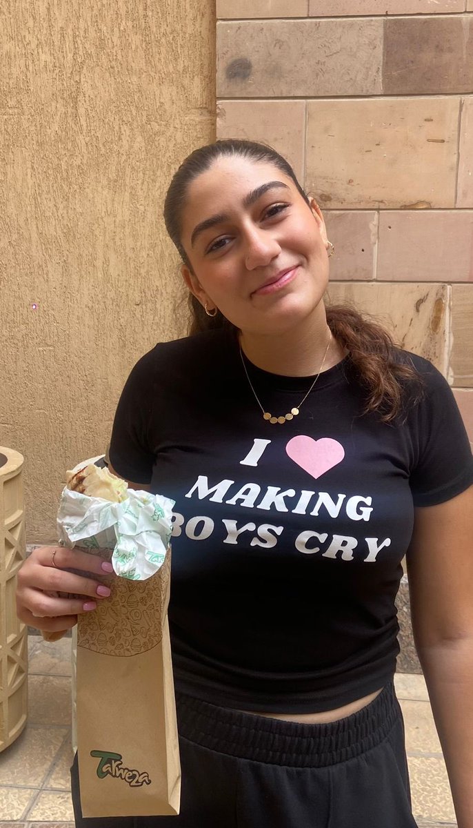 Toouusshhaa's tweet image. “Tarwi2a is my favorite spot to eat food on campus, i like to get their zinger,” somaya adel
 
#JRMC2202 #JRLweb