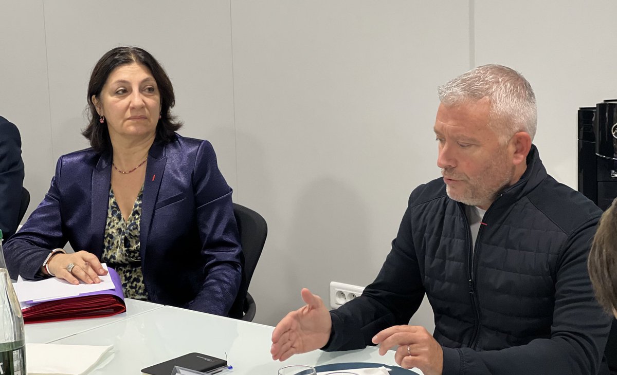 LaurenceCristol's tweet photo. Réunion sur l’avenir des politiques publiques en matière de prévention & de prise en charge de la perte d’autonomie avec la présidente #CNOMK @PMathieuMK, du Vice-président #SFGG Pr @OlivGuerinNice & du député @JeromeGuedj
👉 Kiné = acteur du soin & de la prévention https://t.co/lllnJapABI