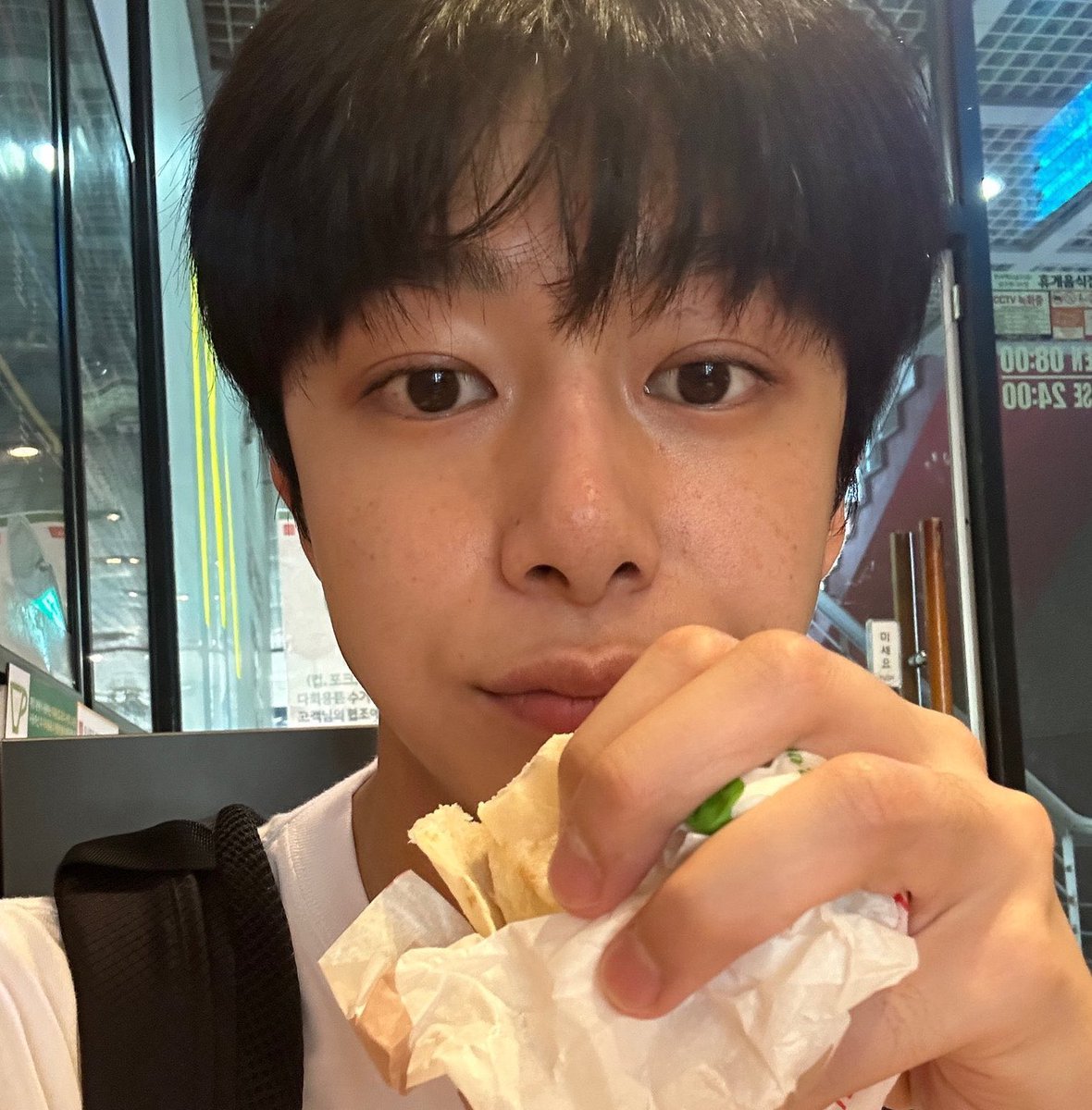 friedchaekyun's tweet image. it was such a glorious day in mbbland when we found out about hyungwon’s freckles