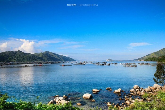 HuskarIL's tweet photo. Dạo này ko hiểu sao bị bóp lượt xem quá thành ra cũng lười đăng bài 🤣.
Vịnh Vũng Rô. Cách trung tâm tp.Nha Trang  <100km về phía bắc. Thánh địa của các tín đồ check in. https://t.co/LIHG5EvUpz