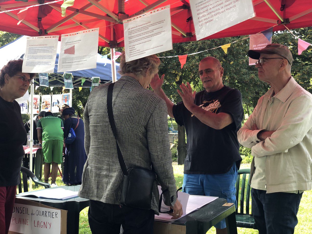 Mairiedu20's tweet photo. 🎉FÊTE DU QUARTIER PAGANINI🎉
Samedi, c’était la #PagaParty, la fête du quartier #Paganini organisée par #StrataJM ! Au programme, jeux, pop corn, musique au soleil et concours du meilleur sandwich du quartier ! https://t.co/2bH9A5bI1R