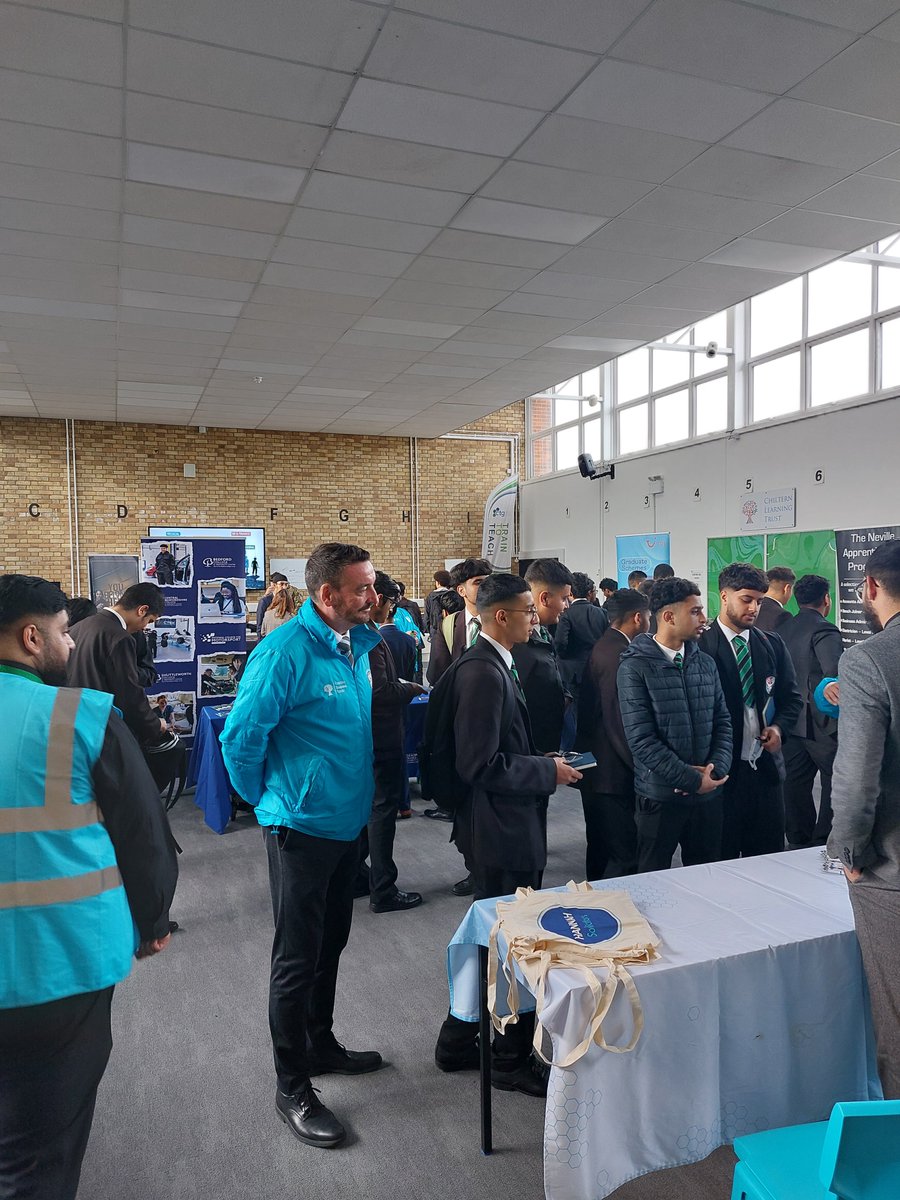 ChallneyBoys's tweet photo. Excellent Apprenticeship Fair today, thank you to @BorrasConstruct #NevilleConstruction
@NHSEngland @BritishArmy @RoyalAirForce 
@bedfordcollege @CentralBeds @shuttleworthcol @uniofbeds #HannahSolicitors @TUIUK 
@bedspolice for helping to create an informative and inspiring event https://t.co/AYFfpR1WLg