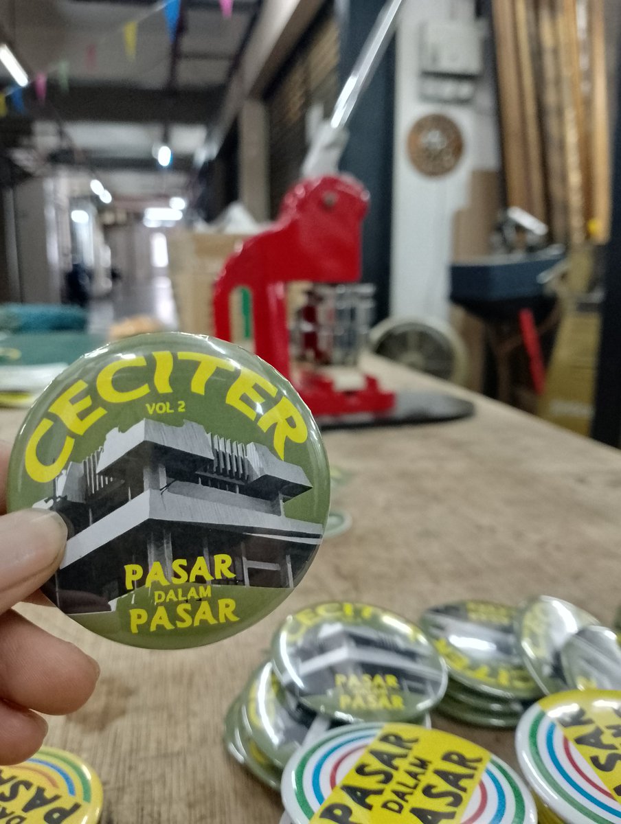 zoulyazix's tweet photo. Jaaaaangan ketinggalan tawaran yang istimewa, kepuasan dijamin seratus peratus buatan Ipoh. #PasarDalamPasar #Ceciter https://t.co/PlzJEYBTe8