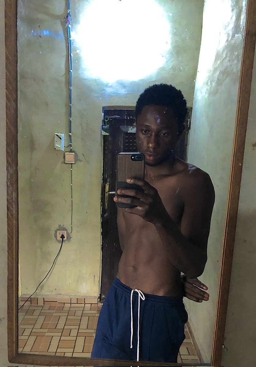 IdeaMiracle's tweet photo. Morning duties ❤️🌚 https://t.co/r5Sar7Bsmo