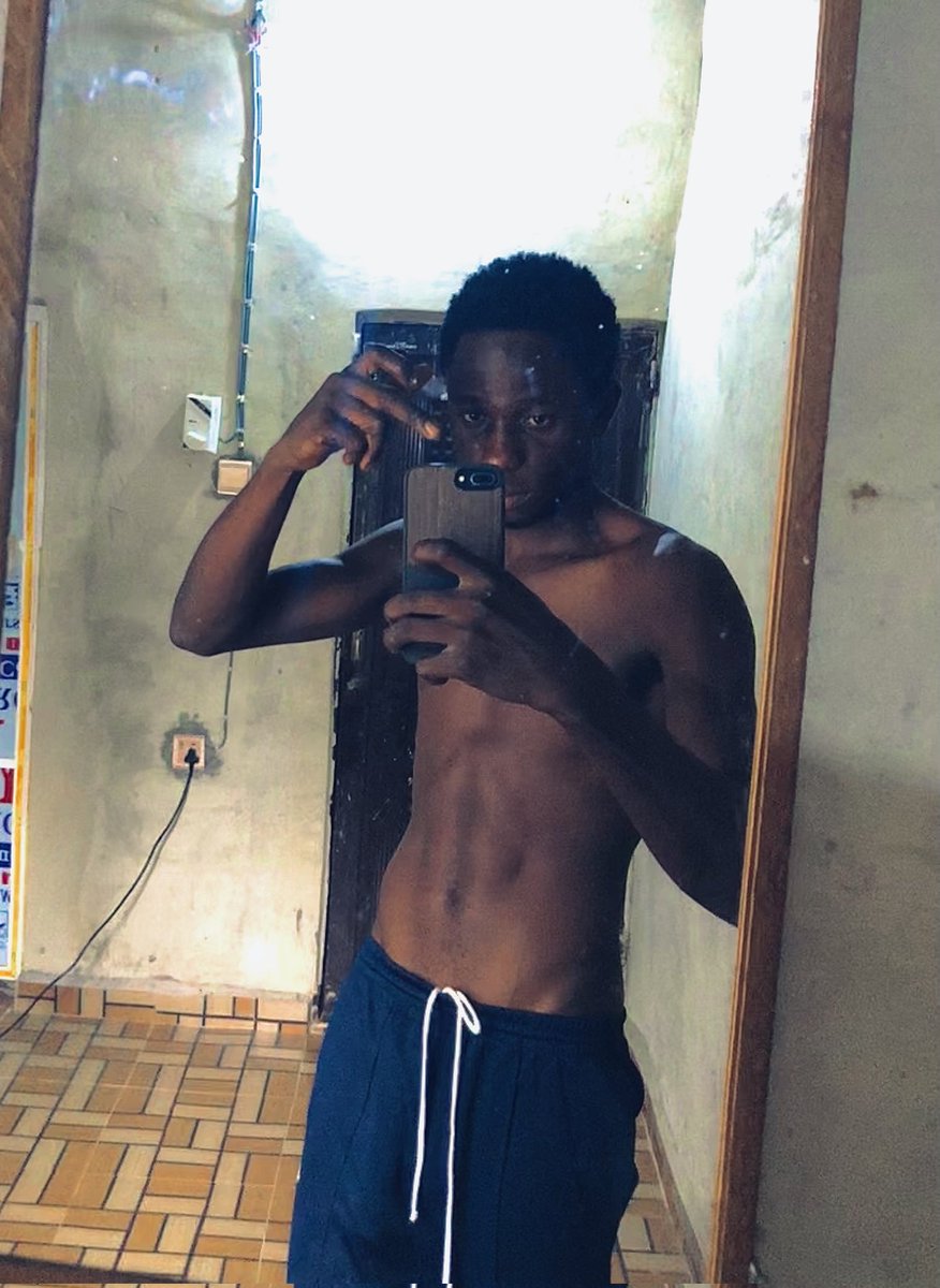 IdeaMiracle's tweet photo. Morning duties ❤️🌚 https://t.co/r5Sar7Bsmo