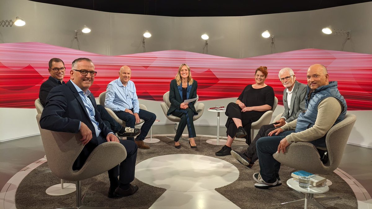 Wir sind online! Nach dem«Fall Läderach» fragen wir im #SRFClub: Was läuft in christlichen Privatschulen und Freikirchen? Herzlichen Dank an meine Gäste! 👉🏼
srf.ch/play/tv/club/v…