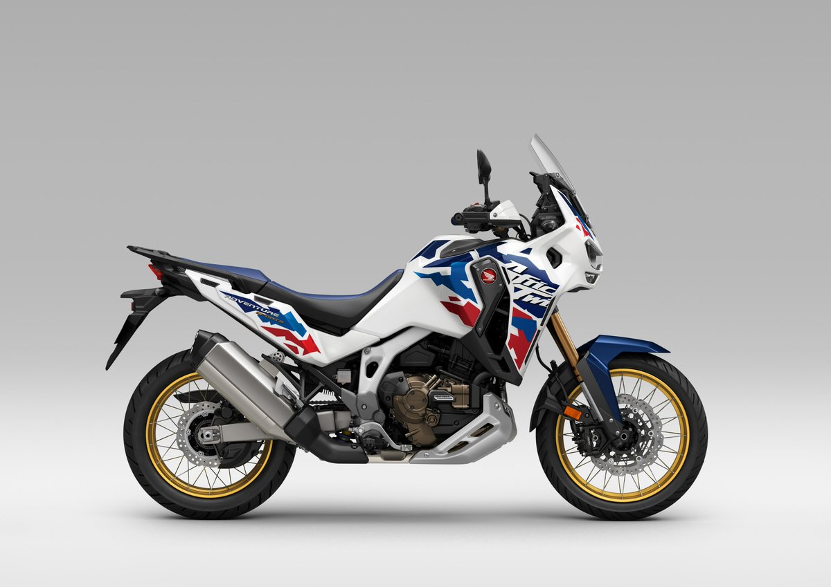 HondaMotoFr's tweet photo. Plus de performances, plus de praticité et un style revisité pour les #CRF1100L #AfricaTwin et
#AfricaTwinAdventureSports 2024
➡️https://t.co/jjjWtEOuEW
#HondaMotorcycle | #HondaMoto | #CRF1100 | #HondaTrail | #TrailADV | #DCT | #CRF1100AFRICATWIN https://t.co/0J0AiSrJcV