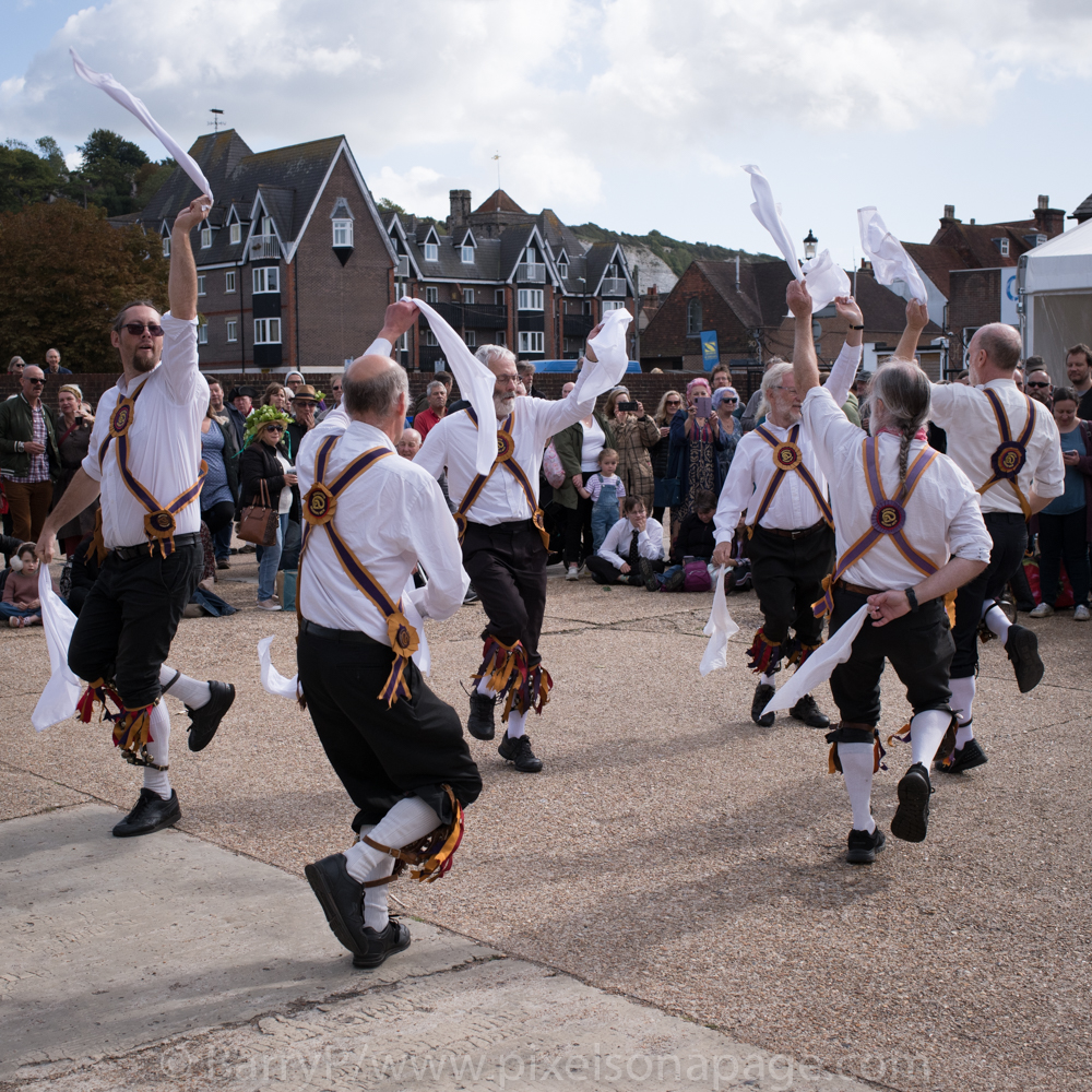 BrightonMorris's tweet photo. Looking forward to being back @Harveys1790 Brewery for the annual #DancingintheOldAle with our friends, @LongManMorris @CRMM1953 @KnotsofMay &amp; #Spirimawgus on Saturday 7th October in the rear yard. Dancing starts from 12 midday... https://t.co/q80VMA3BOA