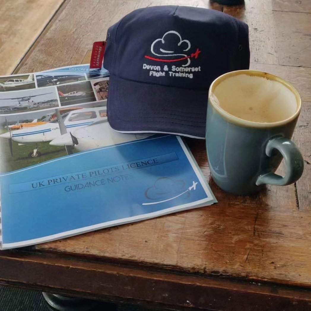 ASPhotoSy's tweet photo. I recently had my first #flying #lesson ! I've never been on a plane at all, not even for a holiday. First time on one I was at the controls! Honestly it was an amazing experience, and I intend to get my license. #plane #flight https://t.co/PVbeRRxYiv