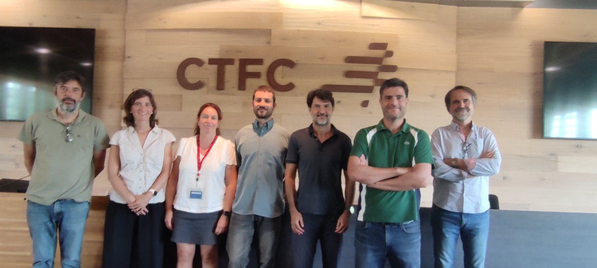 ctforestal's tweet photo. 🤝Signem conveni amb @Nactiva_eco per promoure la #bioconstrucció i la creació de #paisatges #resilients.
🗣️@ToniTrasobares "Aquesta col·laboració ha de permetre l’establiment de marcs públicoprivats per testar i escalar les solucions que desenvolupem a través de la #recerca" https://t.co/kK6m1RCAtk