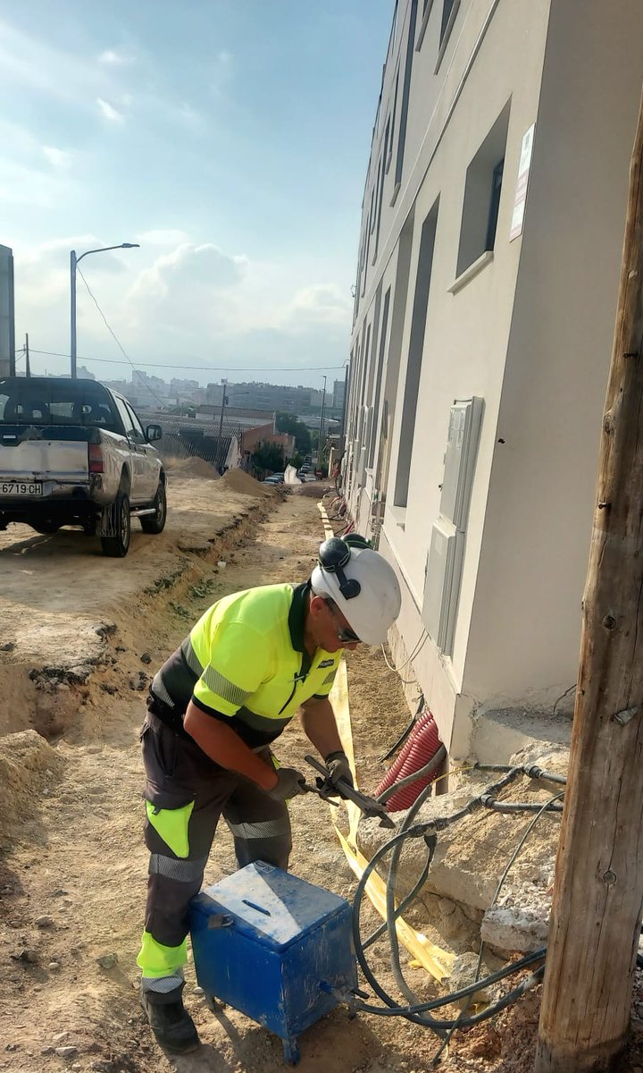 veolia_rmurcia's tweet photo. Jose Martinez de @Hidrogea en #Alcantarilla ha sido reconocido por su labor para identificar de manera efectiva los riesgos de su puesto de trabajo.⚠️
Se ha valorado su capacidad para identificar situaciones de riesgo y comunicarlas para tomar medidas preventivas 📢 
#Prevencion https://t.co/wVLpJJHUSO